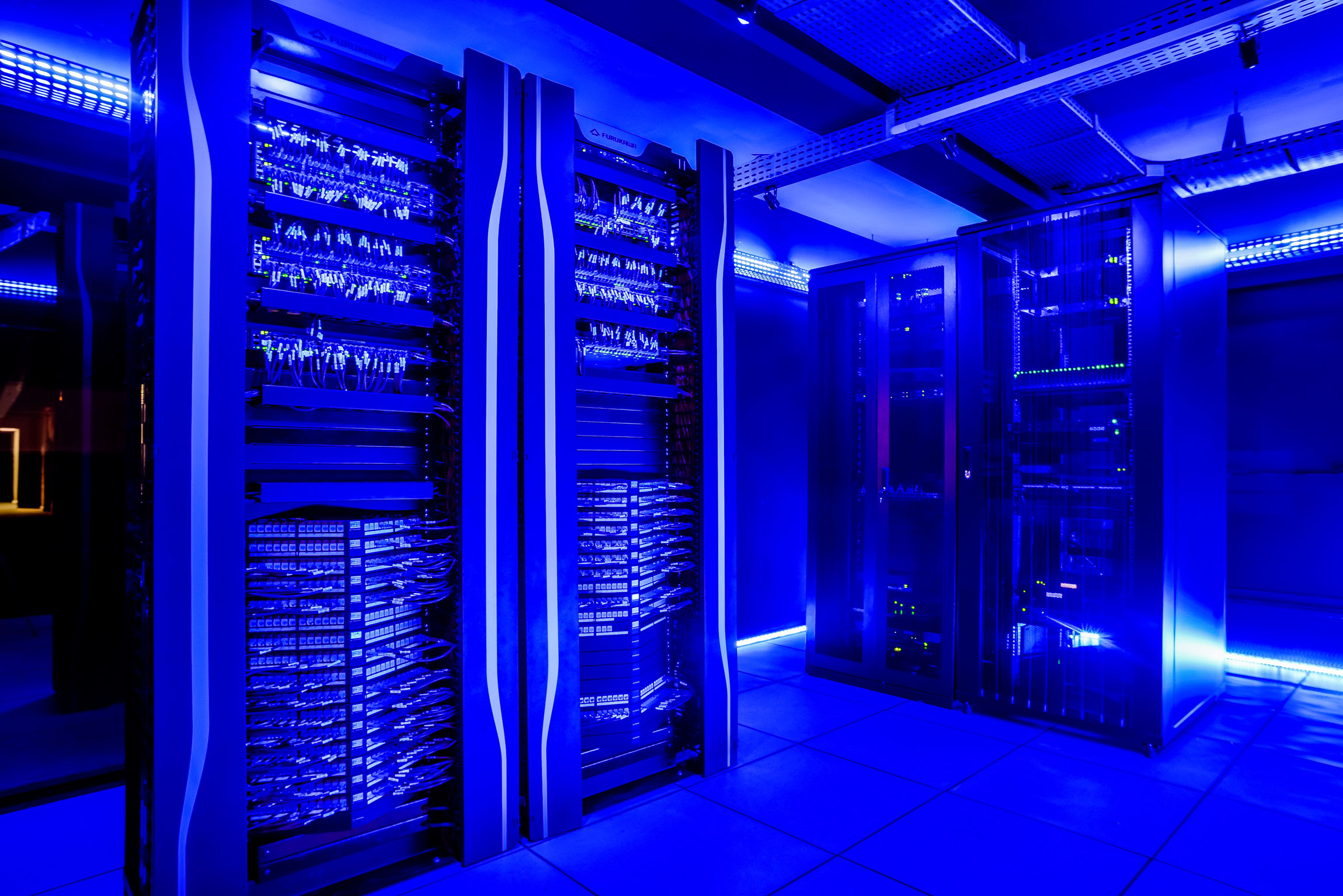 Hostgator por Custom Engenharia em Florianópolis